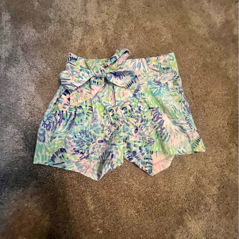 Lilly Pulitzer cute shorts with tie waist